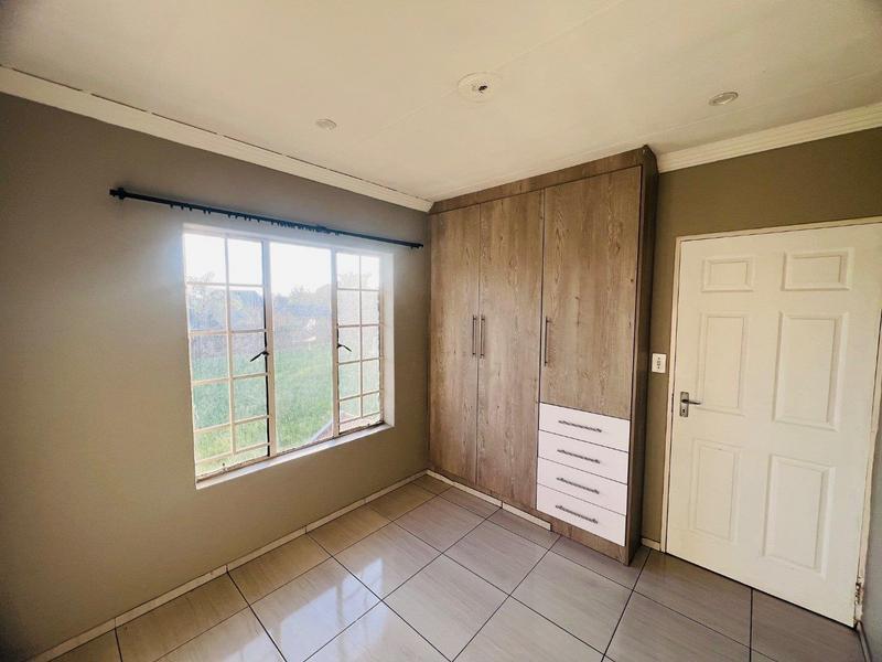 2 Bedroom Property for Sale in Van Riebeeck Park Western Cape